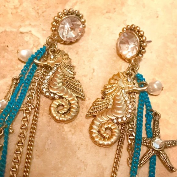 Betsey Johnson Nautical Seahorse Earrings - Picture 1 of 3